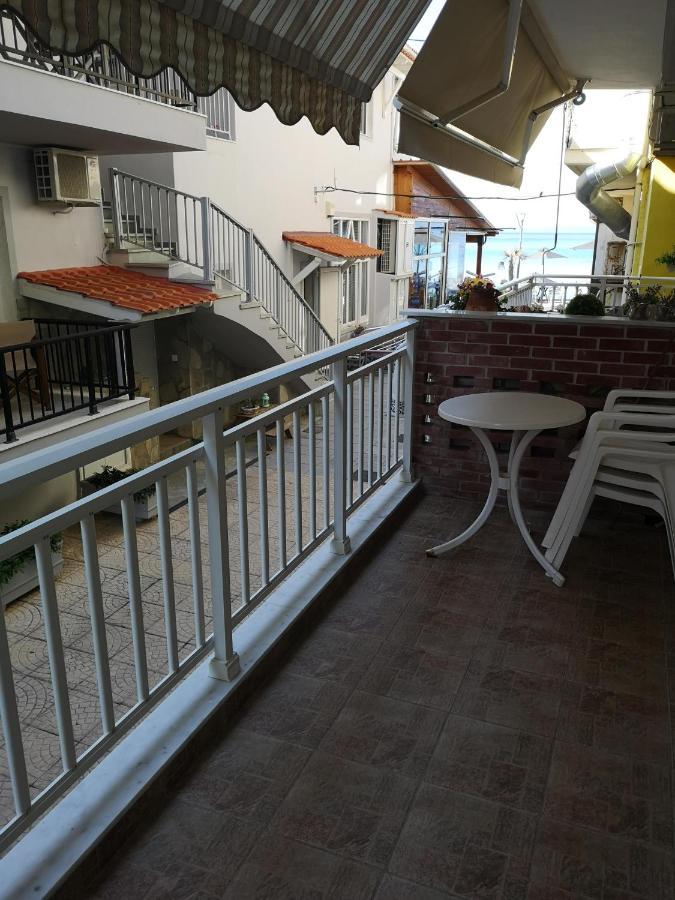 Gatos Beach Hotel Pefkochori Exterior photo