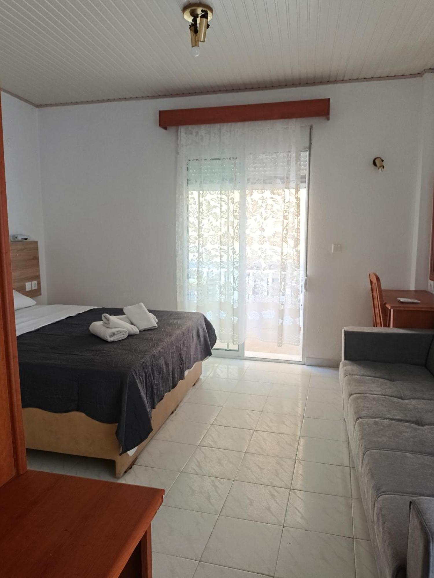 Gatos Beach Hotel Pefkochori Room photo